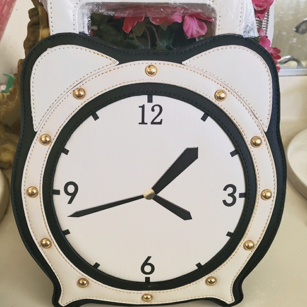 Clock purse